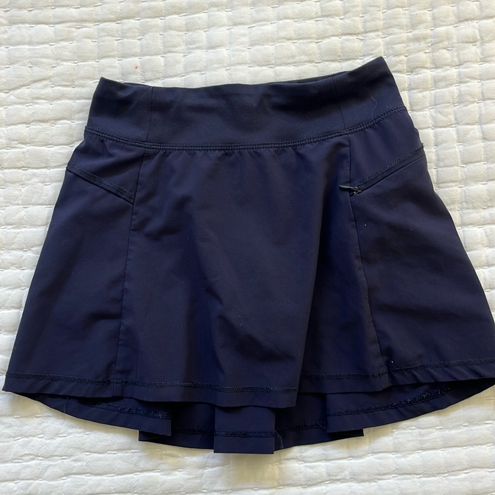 Girls Tennis skirt, biker shorts built in, navy, size 6-7